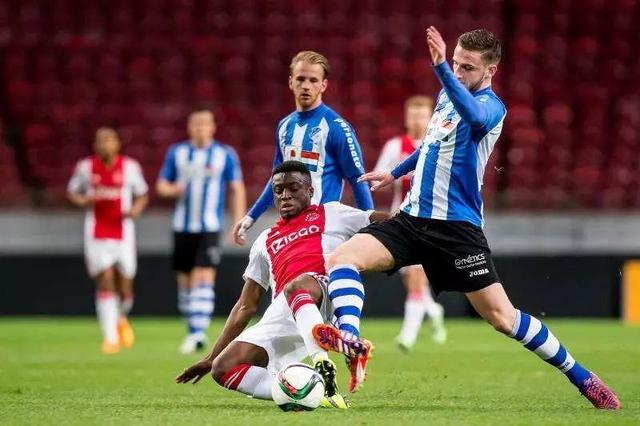 端显得顾此 端显得顾此